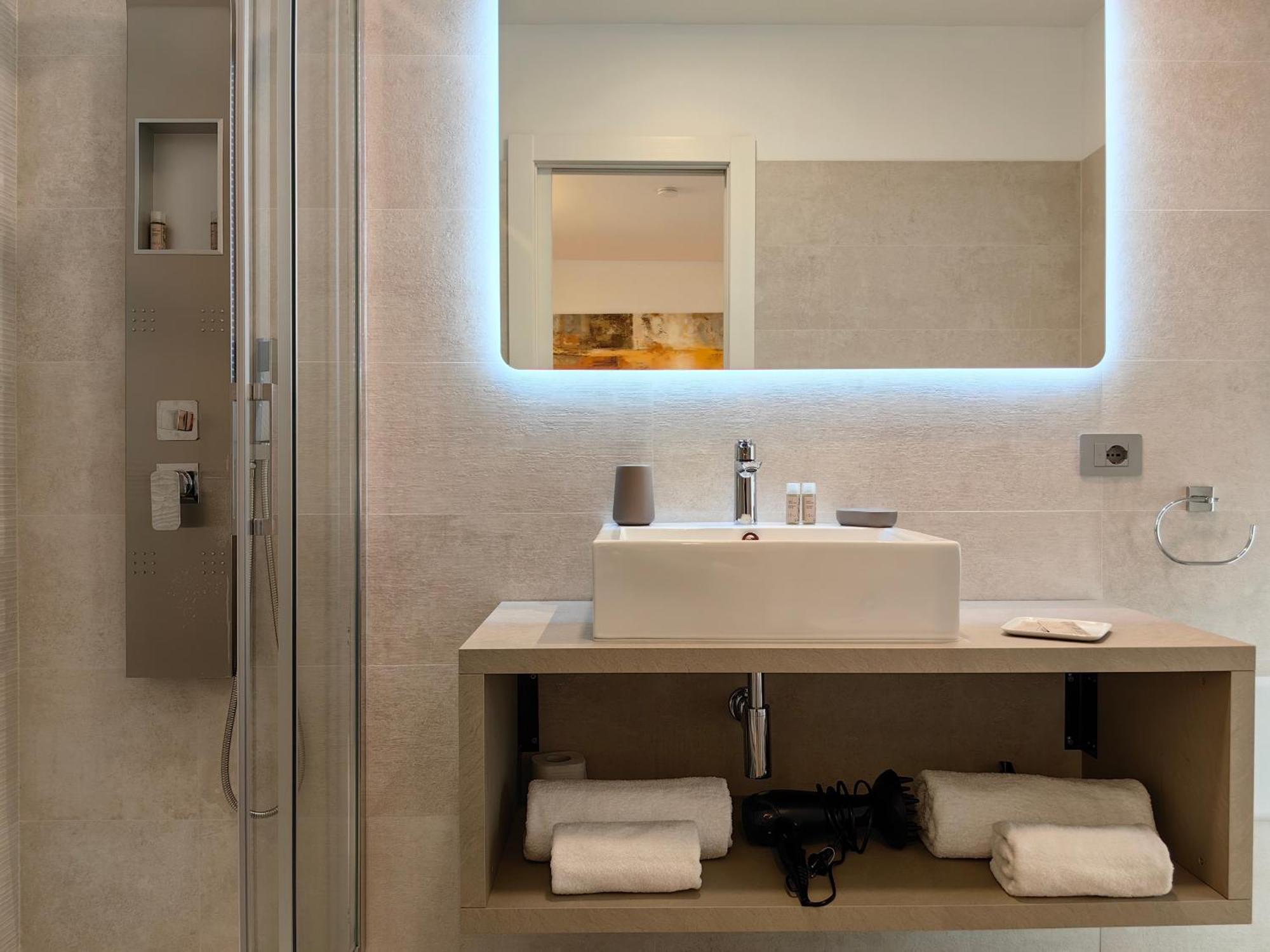 Galleria Roma Art Guesthouse Oristano Luaran gambar